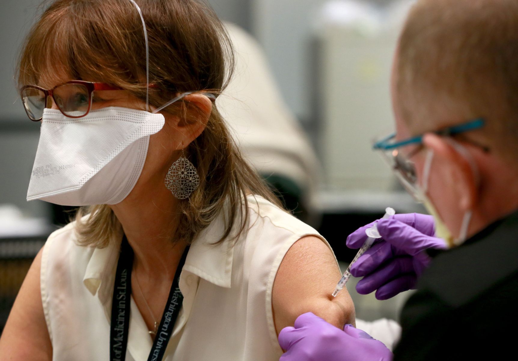 BJC begins vaccinating frontline caregivers